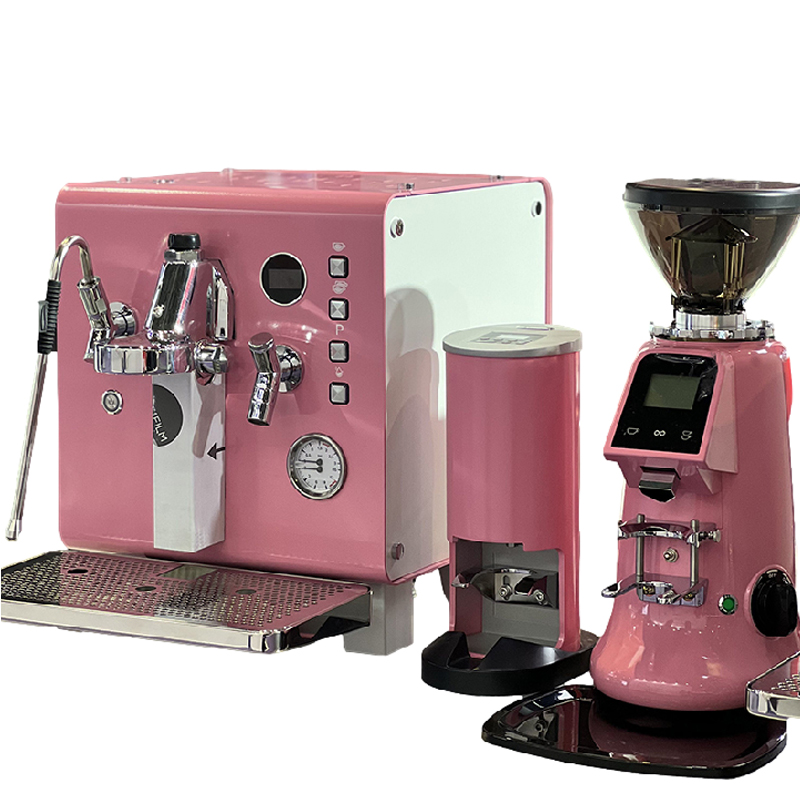 Profesjonalny różowy półautoma – Coffee & Tea Collective recenzja i cena